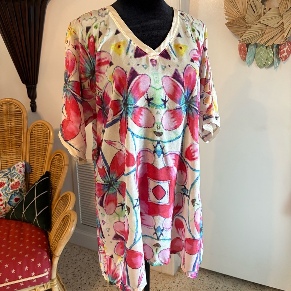JOHNNY WAS Silk Colorful Floral Print Short Sleeve Loose Top! Elastic back! Med